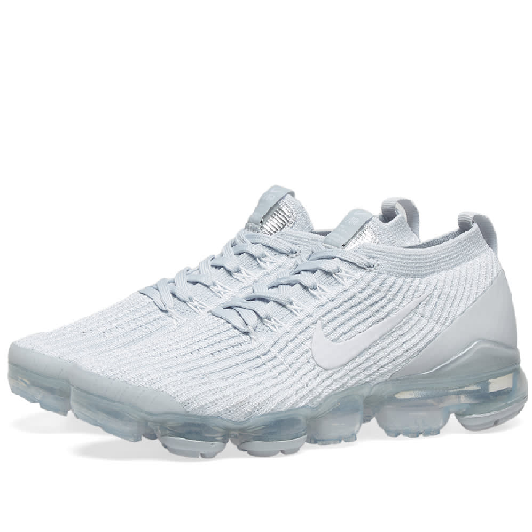 white flyknit vapormax womens
