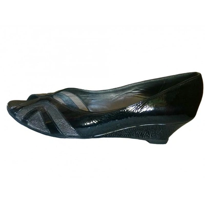 Pre-owned Roberto Capucci Patent Leather Heels In Black