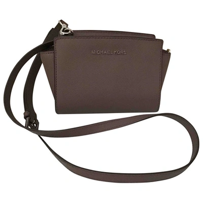 Pre-owned Michael Kors Selma Leather Handbag In Beige