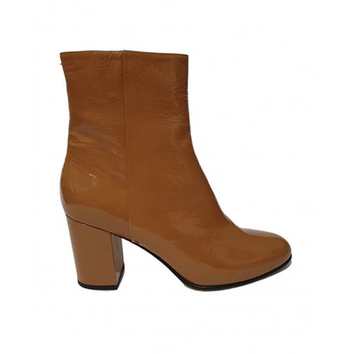 Pre-owned Aeyde Patent Leather Boots In Camel