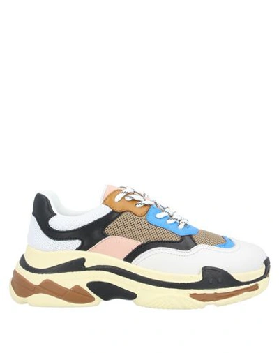 La Carrie Sneakers In Beige