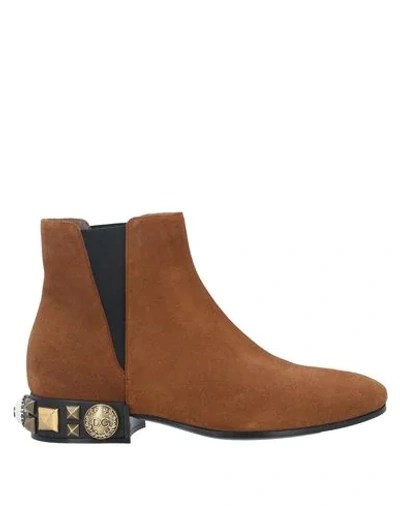 Dolce & Gabbana Ankle Boots In Brown