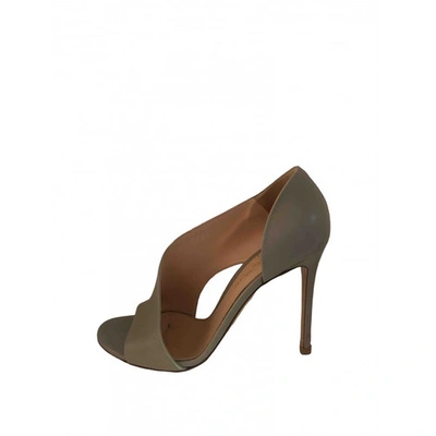 Pre-owned Gianvito Rossi Leather Heels In Grey