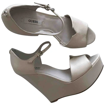 Pre-owned Guess Leather Sandals