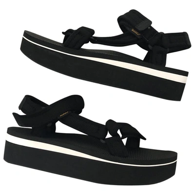 Pre-owned Teva Black Rubber Sandals