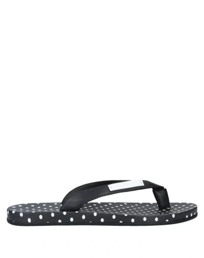 Dolce & Gabbana Toe Strap Sandals In Black