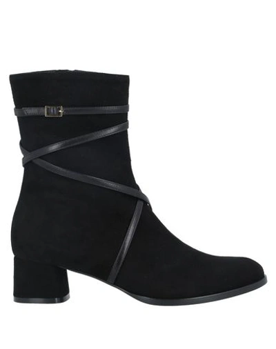 Lerre Ankle Boots In Black