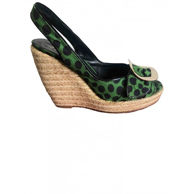 Pre-owned Roger Vivier Cloth Sandals In Green