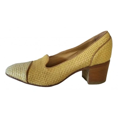 Pre-owned Doucal's Leather Heels In Yellow