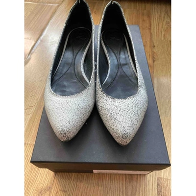 Pre-owned Alexander Mcqueen Leather Ballet Flats In White