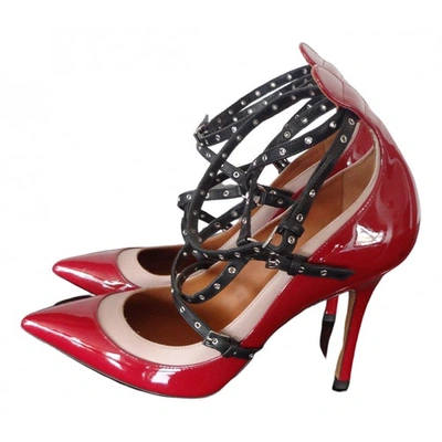 Pre-owned Valentino Garavani Studwrap Patent Leather Heels In Red