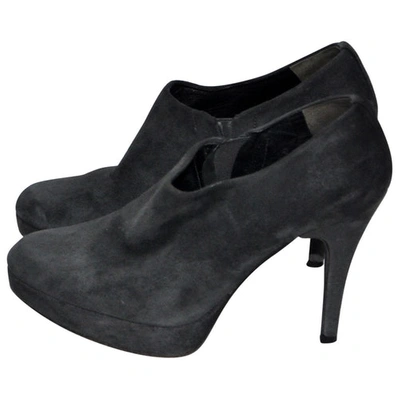 Pre-owned Stuart Weitzman Ankle Boots In Grey
