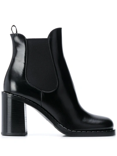 Prada Heeled Chelsea Boot In Schwarz