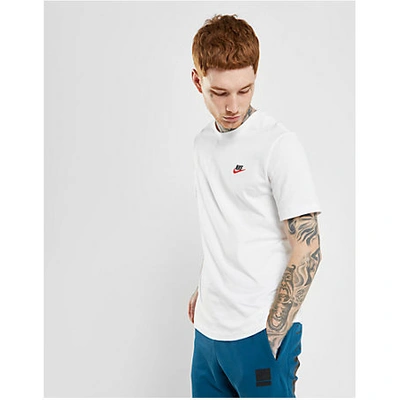 Nike Sportswear Club T-shirt In White