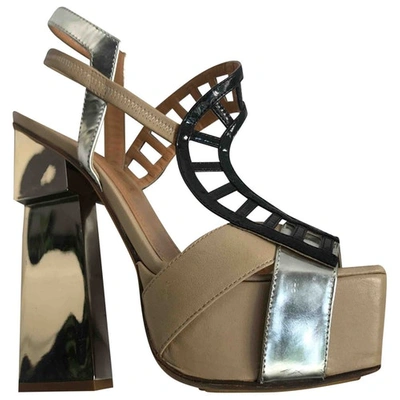 Pre-owned Aperlai Leather Sandals In Beige