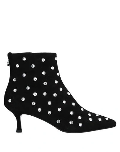 Ottod'ame Ankle Boots In Black