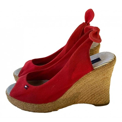 Pre-owned Tommy Hilfiger Cloth Heels In Red