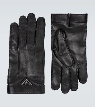 Prada Leather Gloves With Logo In Black