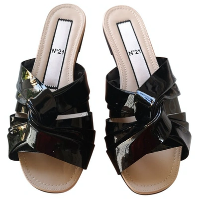 Pre-owned N°21 Patent Leather Mules In Black