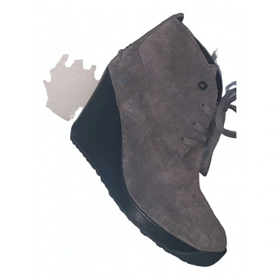 Pre-owned Lacoste Velvet Ankle Boots In Grey