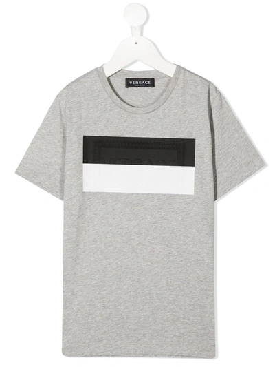 Young Versace Teen Debossed Logo T-shirt In Grey