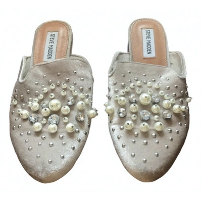 Pre-owned Steve Madden Flats In Beige