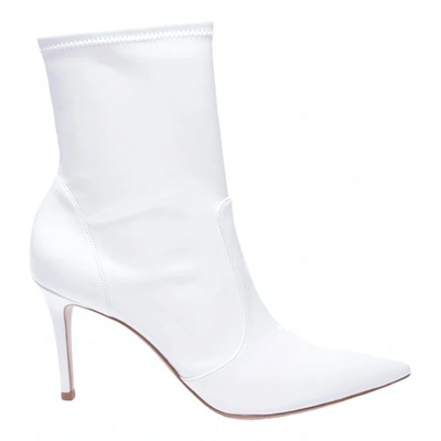 Pre-owned Gianvito Rossi White Leather Ankle Boots
