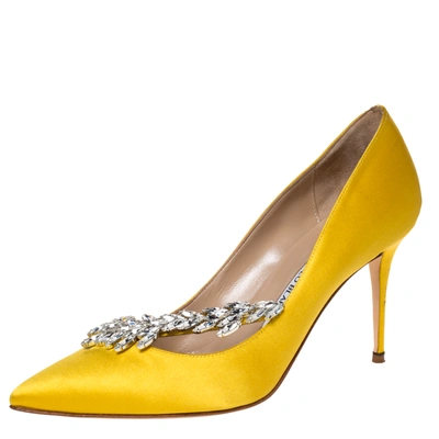 Pre-owned Manolo Blahnik Yellow Satin Nadira Crystal Embellished Pointed Toe Pumps Size 38.5