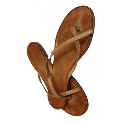 Pre-owned Atelier Mercadal Leather Flip Flops In Beige