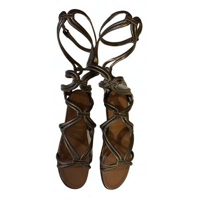 Pre-owned Alaïa Metallic Leather Sandals