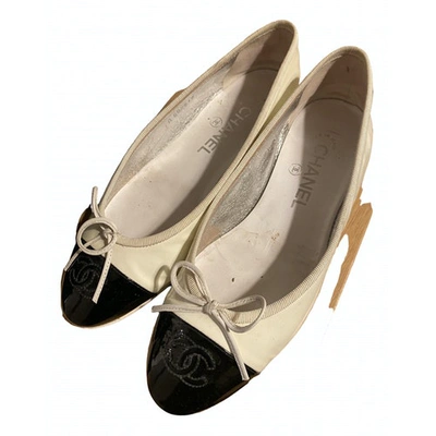 Pre-owned Chanel White Leather Ballet Flats