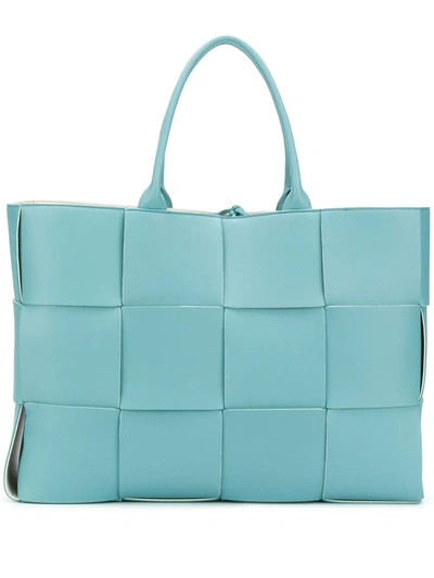 Bottega Veneta Arco Leather Tote Bag In Blue