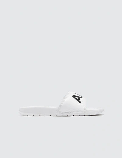 Akid Aston Sandal In White