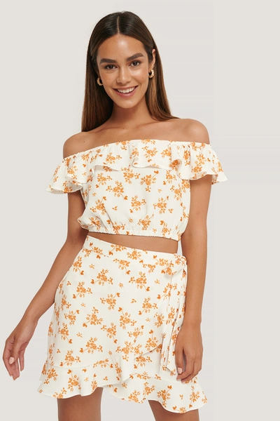 Anika Teller X Na-kd Flounce Overlap Mini Skirt - Offwhite In Flower Print