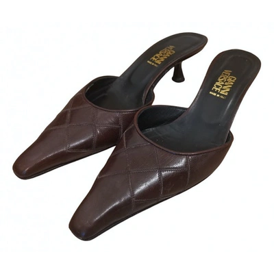 Pre-owned Versace Brown Leather Sandals