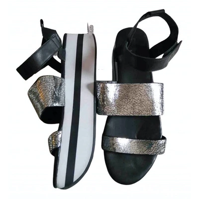 Pre-owned Dkny Leather Heels In Metallic