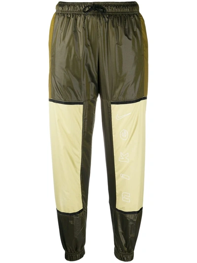 Nike Nsw Woven Trousers In Green