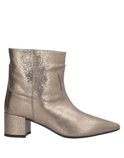 Anna F Ankle Boots In Platinum