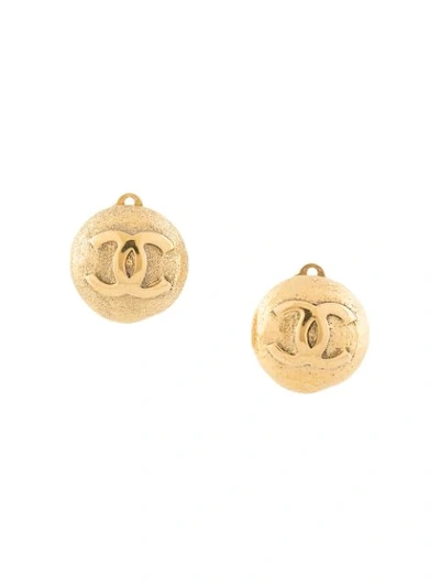Pre-owned Chanel 1990s Cc Button Earrings In Gold
