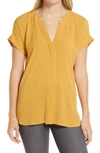 Vince Camuto Gauze Split Neck Short Sleeve In Stealthy