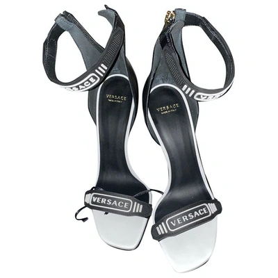 Pre-owned Versace Black Leather Sandals