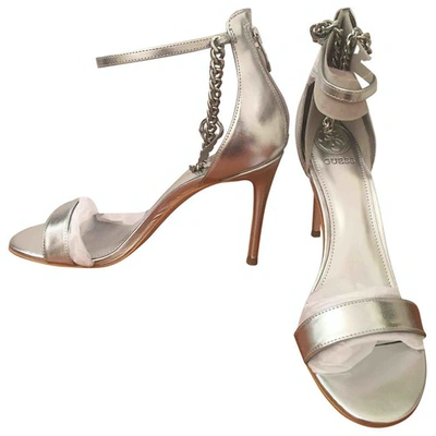 Pre-owned Guess Sandal In Silver