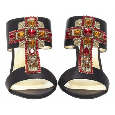 Pre-owned Versace Black Cloth Sandals