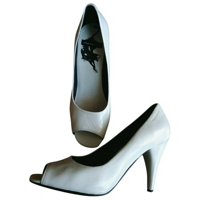 Pre-owned Vagabond Patent Leather Heels In Grey