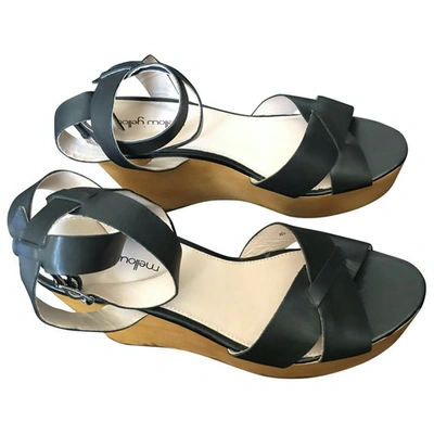 Pre-owned Mellow Yellow Leather Sandals In Black