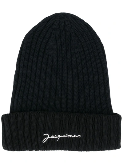 Jacquemus Le Bonnet Ribbed Beanie Hat In Black