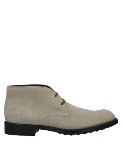 Tod's Boots In Light Grey