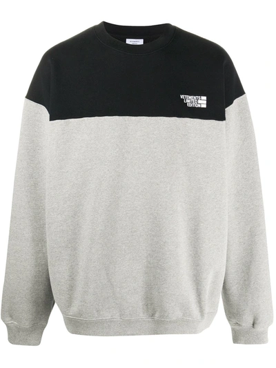 Vetements Chest Logo Sweatshirt In Black Grey