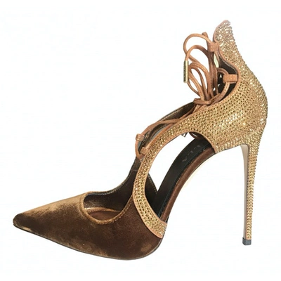 Pre-owned Le Silla Heels In Camel