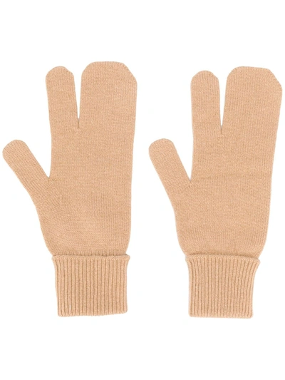 Maison Margiela Tabi Ribbed-knit Gloves In Neutrals